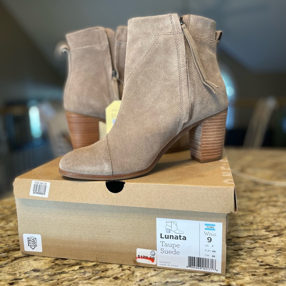 Toms Lunata Suede Booties NWT